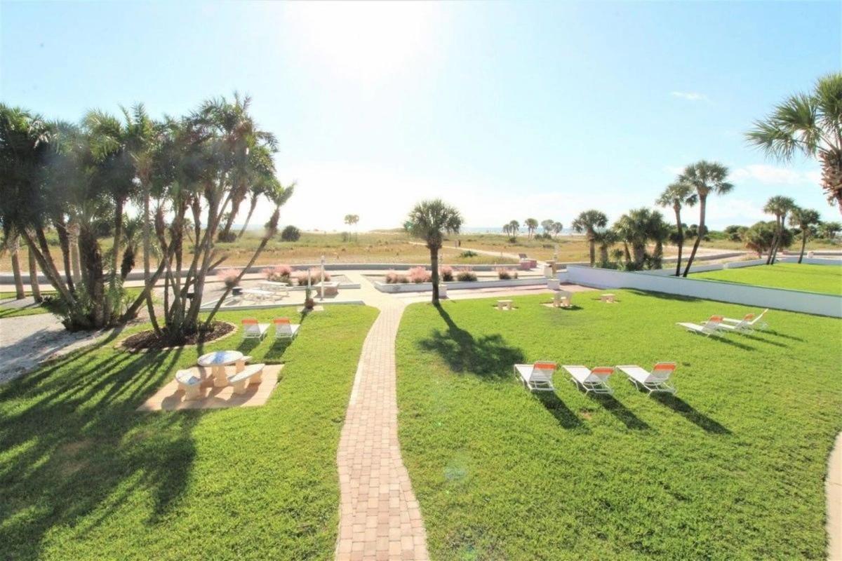 Tropic Terrace #16 - Beachfront Rental Apts St. Pete Beach Zewnętrze zdjęcie