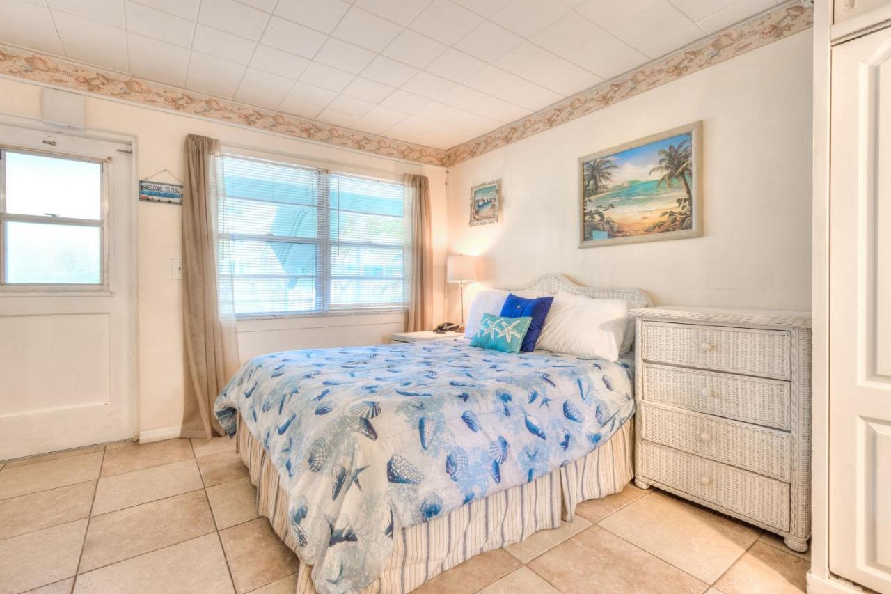 Tropic Terrace #16 - Beachfront Rental Apts St. Pete Beach Zewnętrze zdjęcie